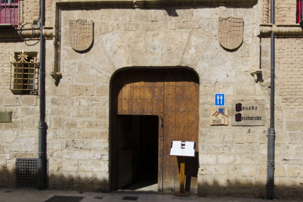 Entrada Palacio Rejadorada